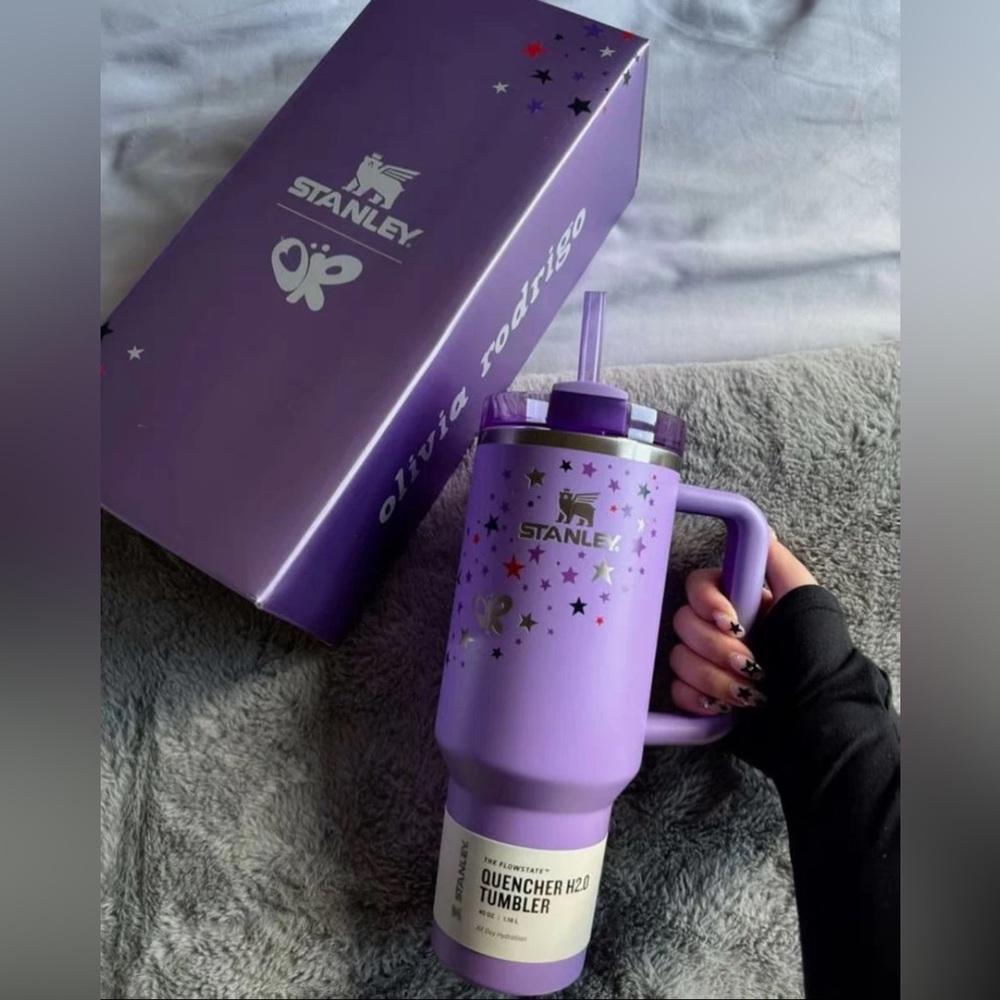 Stanley Lavender Tumbler with Handle and Straw